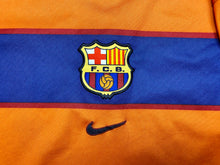 Cargar imagen en el visor de la galería, Camiseta FC Barcelona 1998-99 Nike Vintage - S/M
