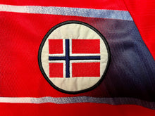 Lade das Bild in den Galerie-Viewer, Camiseta Noruega 1997 Umbro Vintage - S/M
