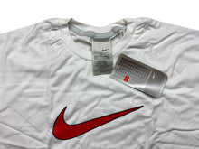 Lade das Bild in den Galerie-Viewer, ¡Nueva! Camiseta Nike Y2K - L/XL
