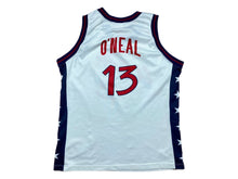 Carregar imagem no visualizador da galeria, Camiseta USA Basketball 1996 Shaquille O´neal #13 Champion Vintage - XL/XXL
