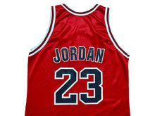Carregar imagem no visualizador da galeria, Camiseta Chicago Bulls Michael Jordan #23 Champion Vintage - M/L
