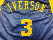 Cargar imagen en el visor de la galería, Camiseta Denver Nuggets Allen Iverson #3 Champion Vintage - L/XL
