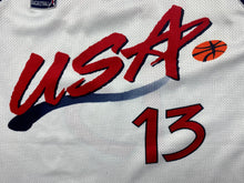 Carica l&#39;immagine nel visualizzatore di Gallery, Camiseta USA Basketball 1996 Shaquille O´neal #13 Champion Vintage - S/M
