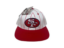 Cargar imagen en el visor de la galería, ¡Nueva! Gorra Pinstripe San Francisco 49ers CMP Vintage
