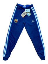 Carregar imagem no visualizador da galeria, ¡Nuevo con etiquetas! Pantalón Selección Española 2000 Adidas Vintage- XS
